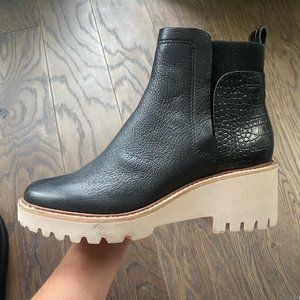Dolce Vita Black Booties (size 7.5)